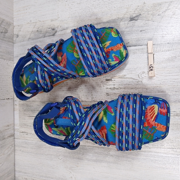 Farm Rio Blue Macaw Multicolor Floral Platform Sandals with Rainbow Sole #751 - Picture 13 of 13